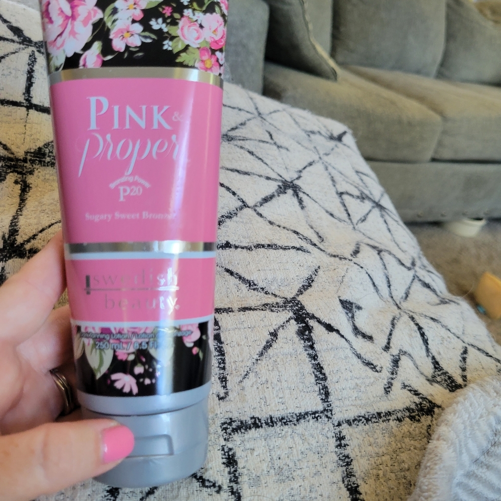 Swedish Beauty "Pink Proper" Bronzer